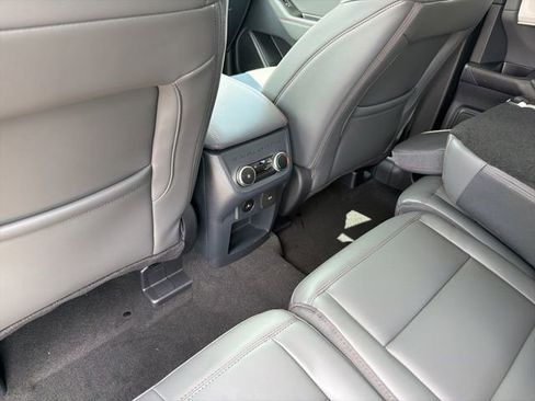 New 2026 Ford Explorer Active AWD/4WD image 11