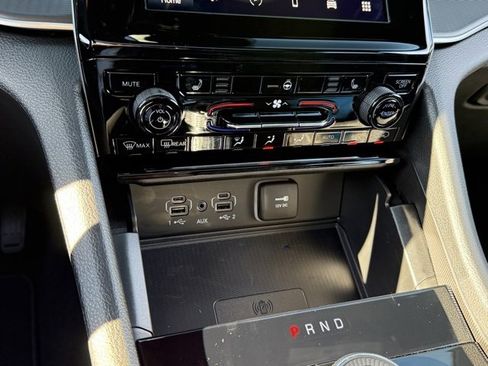 New 2025 Jeep Grand Cherokee Laredo X w/ Luxury Tech Group I image 21