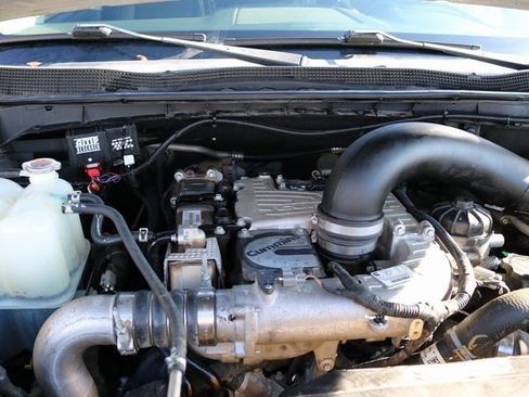 Used 2017 Nissan Titan PRO-4X image 10