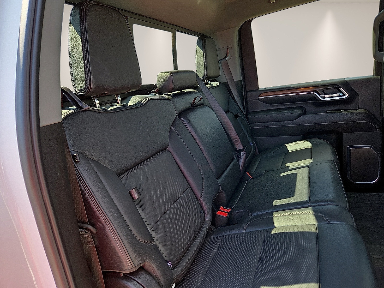 Used 2025 GMC Sierra 3500 Denali w/ Denali Reserve Package AWD/4WD image 10
