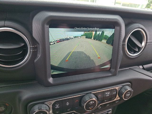 Used 2020 Jeep Wrangler Unlimited Sahara AWD/4WD image 18