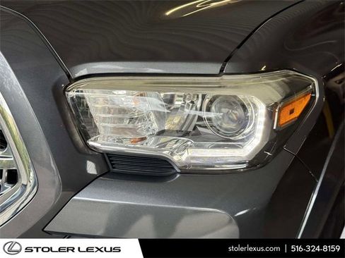 Used 2017 Toyota Tacoma SR5 image 7