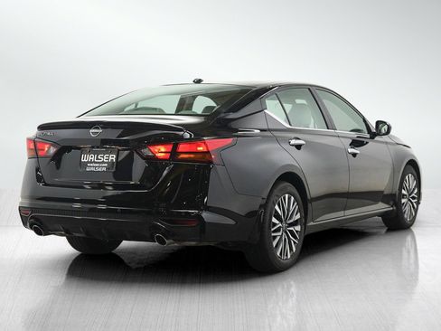 Used 2025 Nissan Altima 2.5 SV w/ SV Premium Package FWD image 5