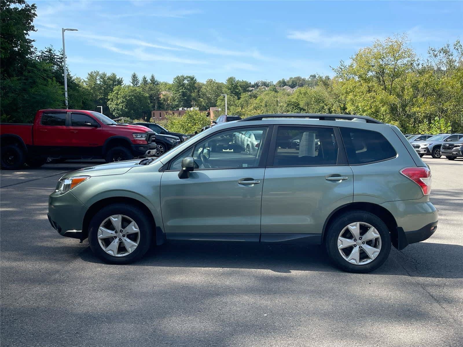 Used 2016 Subaru Forester 2.5i Premium AWD/4WD image 2