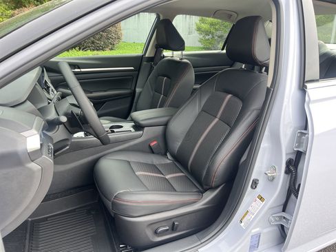 New 2026 Nissan Altima 2.5 SR FWD image 13