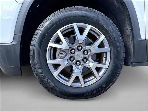 Used 2020 GMC Acadia SLT FWD image 10