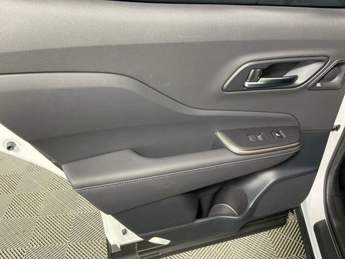 Used 2023 Toyota Crown Platinum image 30