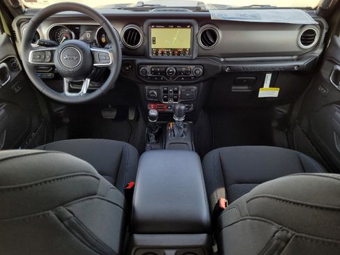 New 2023 Jeep Wrangler Unlimited Rubicon 4xe w/ Cold Weather Group image 13