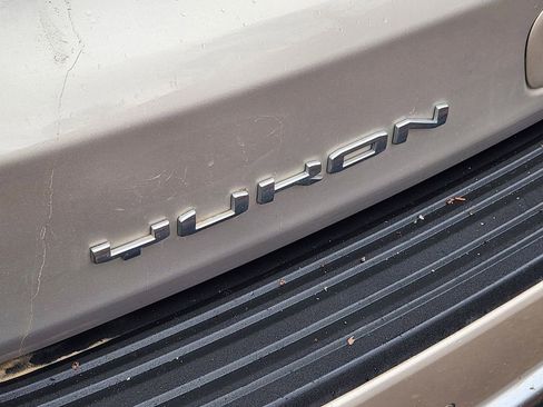 Used 2022 GMC Yukon XL Denali image 11