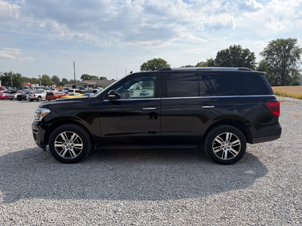 Used 2024 Ford Expedition Limited AWD/4WD image 4