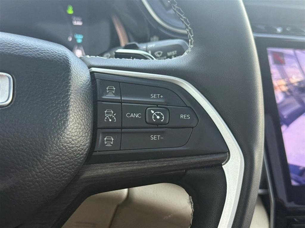 Used 2023 Jeep Grand Cherokee 4WD 4xe image 29