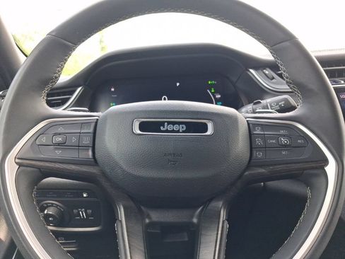 Used 2024 Jeep Grand Cherokee Limited 4xe AWD/4WD image 32