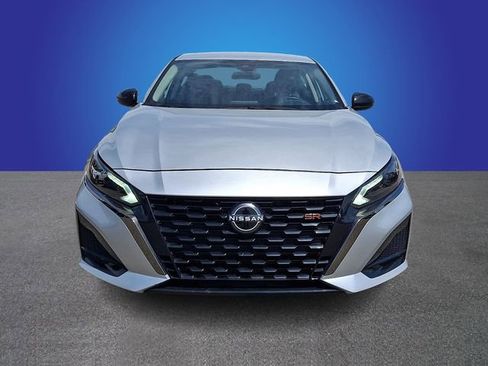 Used 2024 Nissan Altima 2.5 SR AWD/4WD image 2