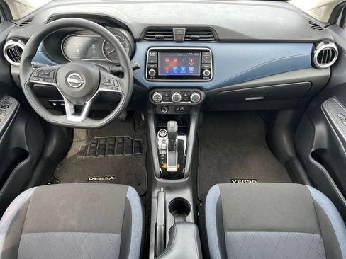 Used 2025 Nissan Versa SV FWD image 38