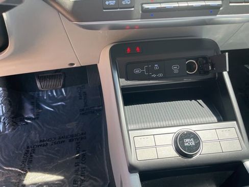 Used 2024 Hyundai Kona SEL FWD image 28