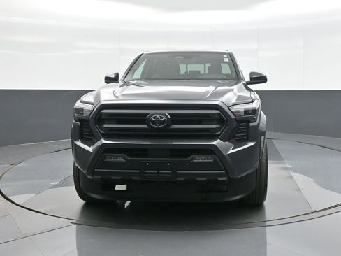 Certified 2025 Toyota Tacoma SR5 w/ SR5 Upgrade Package AWD/4WD image 3
