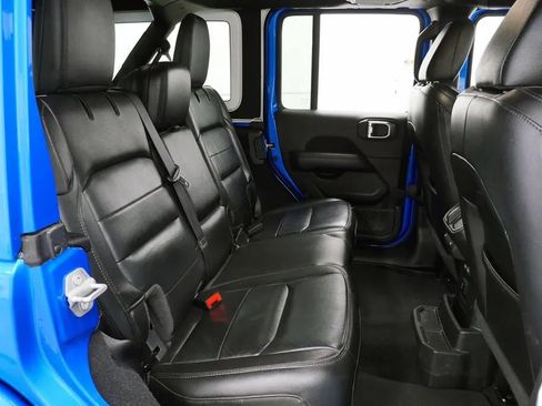 Used 2023 Jeep Wrangler Unlimited Sahara AWD/4WD image 17