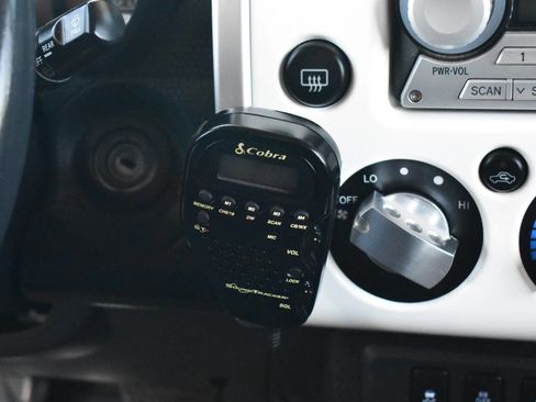 Used 2010 Toyota FJ Cruiser 4WD image 48