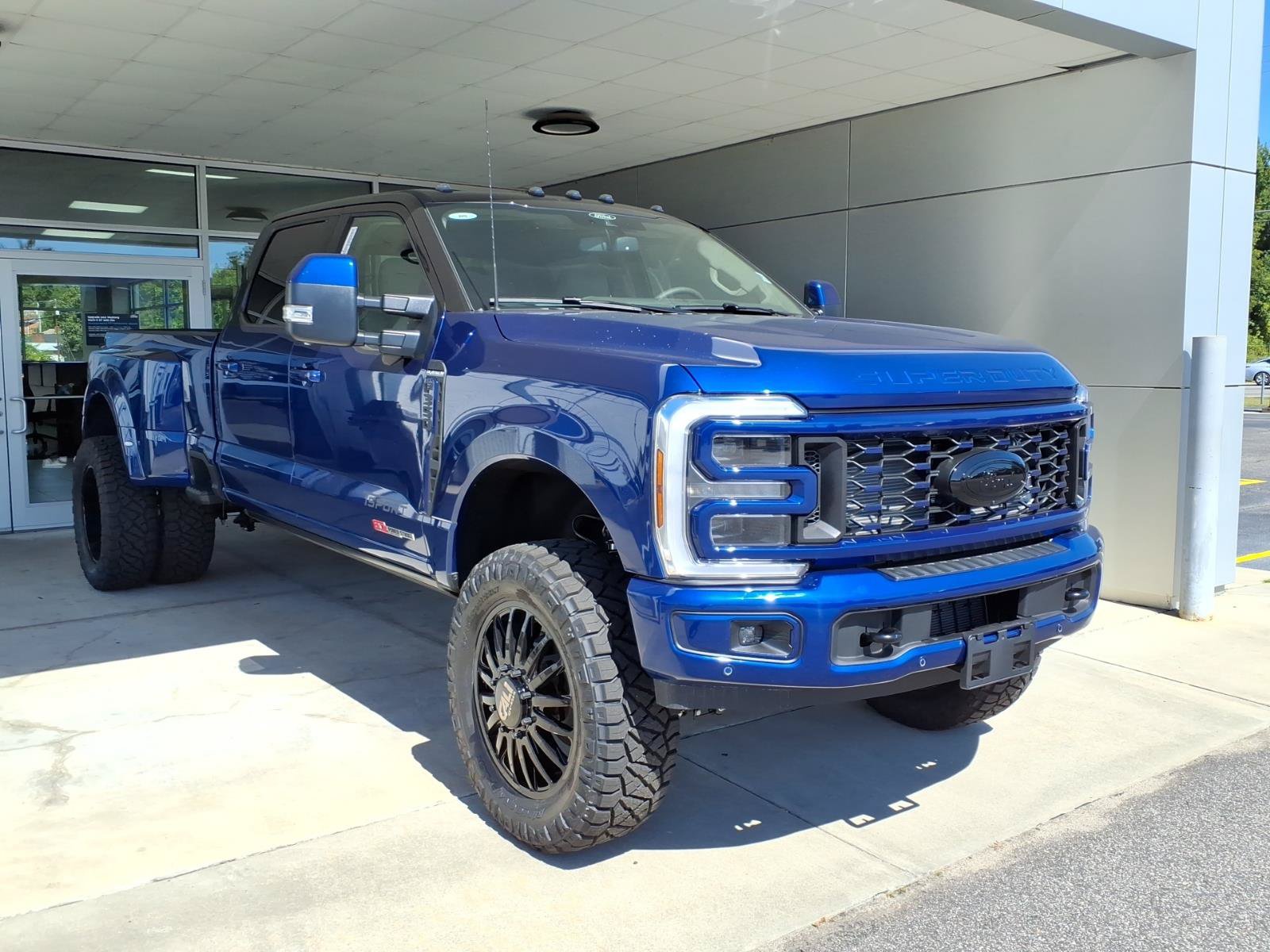 New 2026 Ford F350 Platinum w/ Platinum Plus Package AWD/4WD image 1