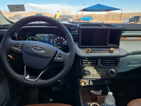 Used 2024 Ford Maverick Lariat image 9