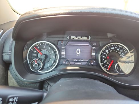 Used 2019 RAM 1500 Laramie AWD/4WD image 7