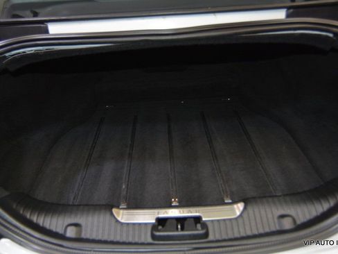 Used 2012 Jaguar XJ L image 34