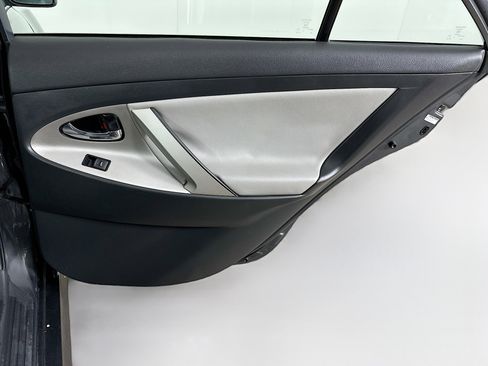 Used 2011 Toyota Camry SE image 29