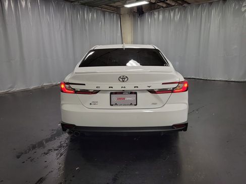 Used 2025 Toyota Camry SE AWD/4WD image 7