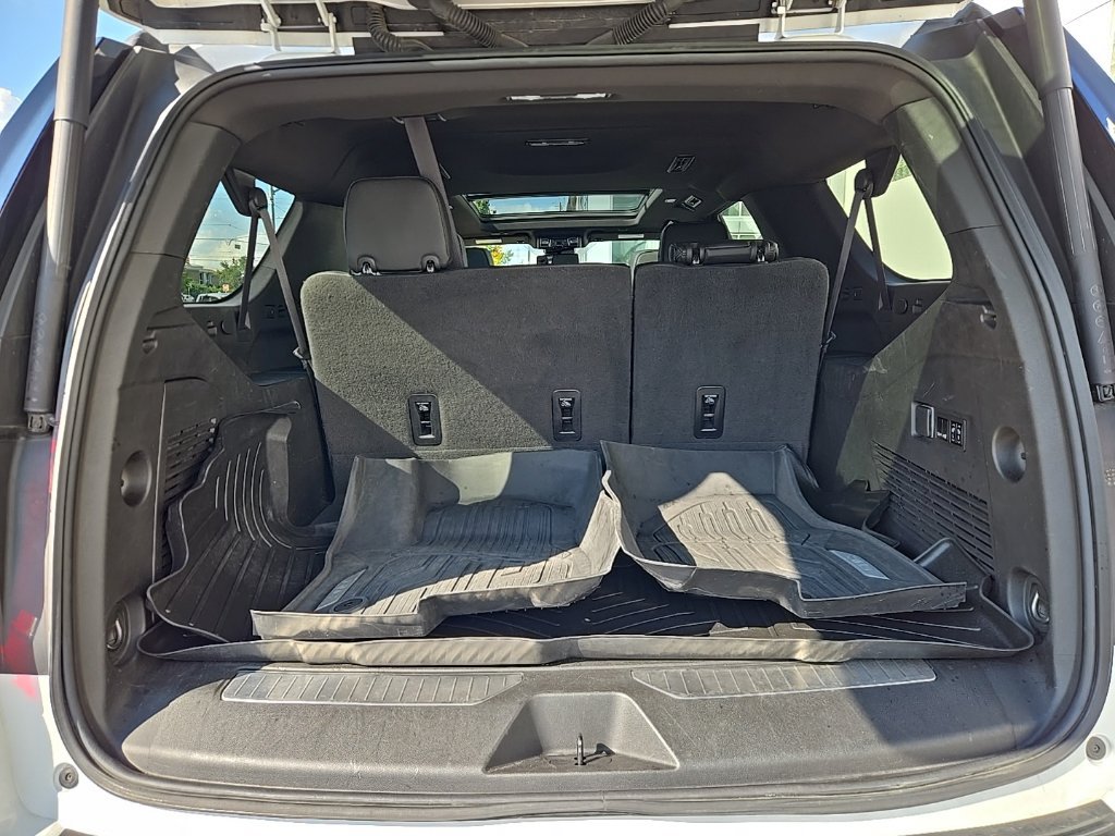 Used 2023 GMC Yukon XL Denali AWD/4WD image 15