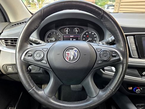 Used 2020 Buick Enclave Essence image 25