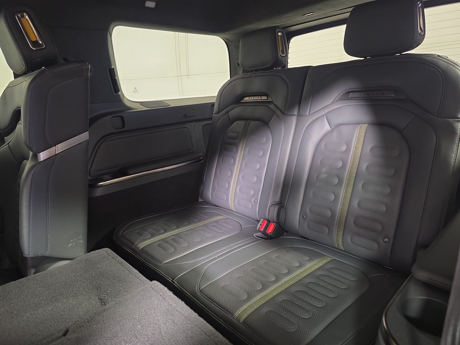 Used 2022 Rivian R1S Launch Edition Quad AWD/4WD image 22