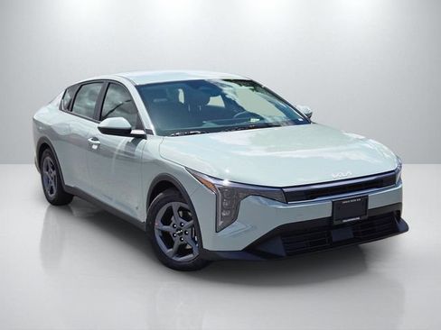 New 2026 Kia K4 FWD image 1