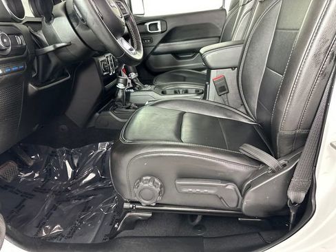 Certified 2023 Jeep Wrangler Unlimited Sahara w/ Cold Weather Group image 18