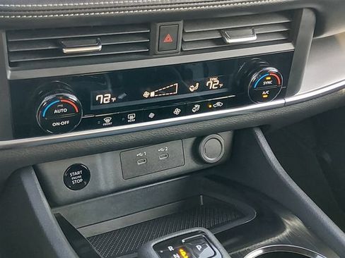 Certified 2024 Nissan Rogue SV FWD image 20
