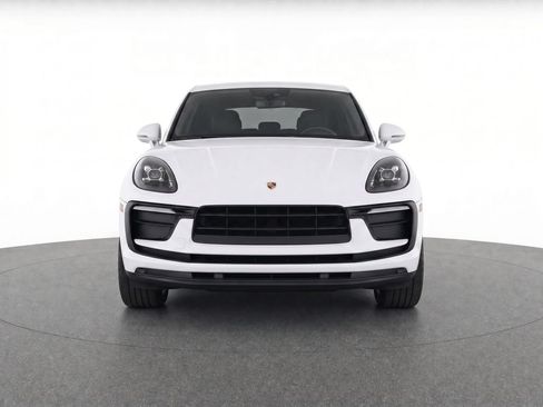 Used 2022 Porsche Macan AWD/4WD image 36