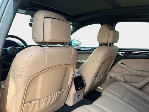 Used 2024 Porsche Macan AWD/4WD image 29