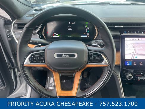 Used 2022 Jeep Grand Cherokee Summit AWD/4WD image 12