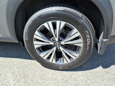 Certified 2023 Nissan Rogue SV AWD/4WD image 9