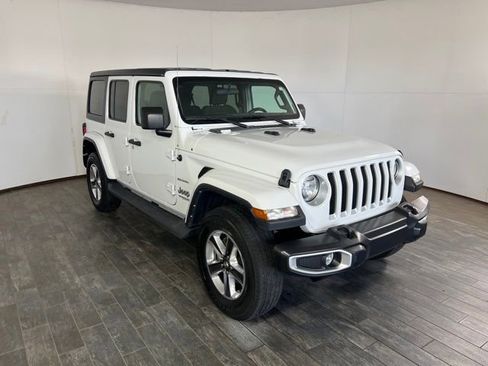 Used 2021 Jeep Wrangler Unlimited Sahara image 3