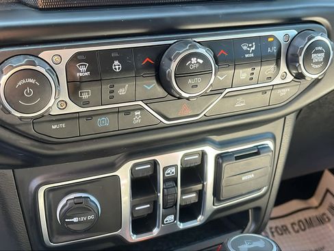 Used 2023 Jeep Wrangler Unlimited w/ Sun & Screen Package AWD/4WD image 19