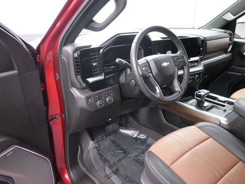 Used 2024 Chevrolet Silverado 1500 High Country w/ High Country Premium Package image 12