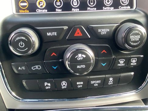 Certified 2018 Jeep Grand Cherokee Limited image 15