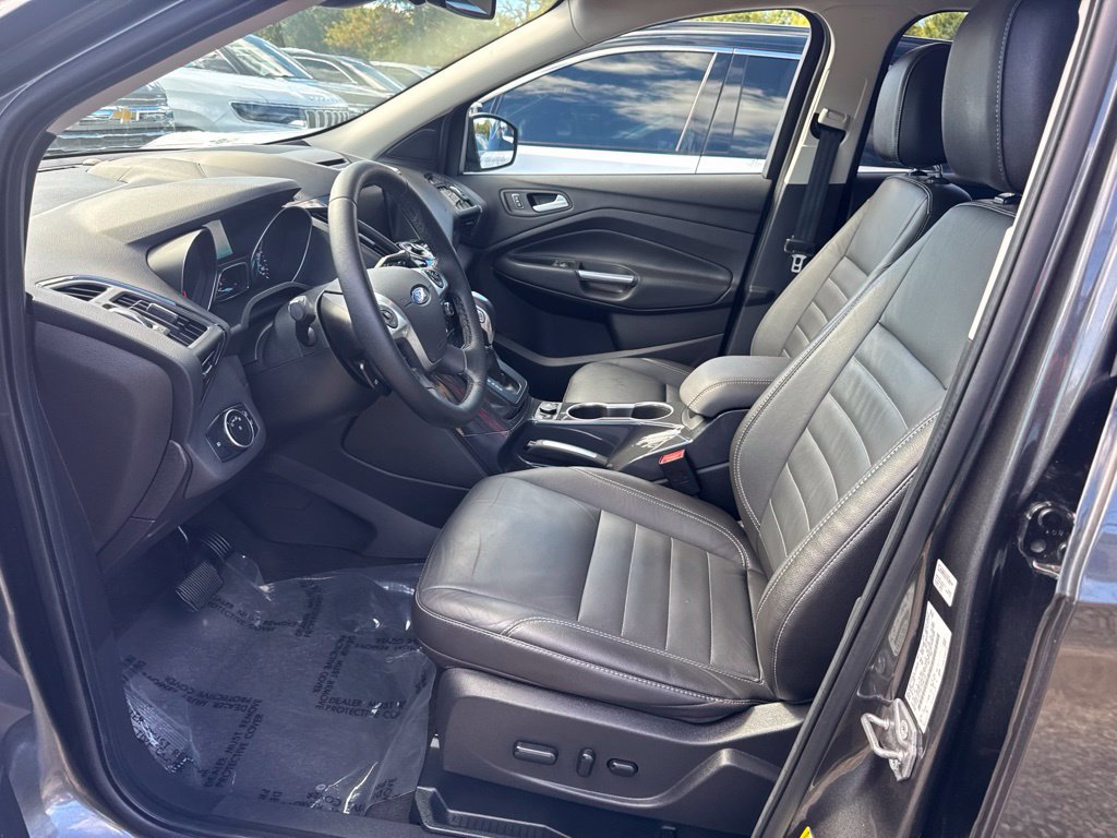 Used 2015 Ford Escape Titanium FWD image 4