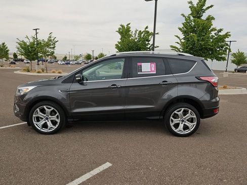 Used 2017 Ford Escape Titanium image 9