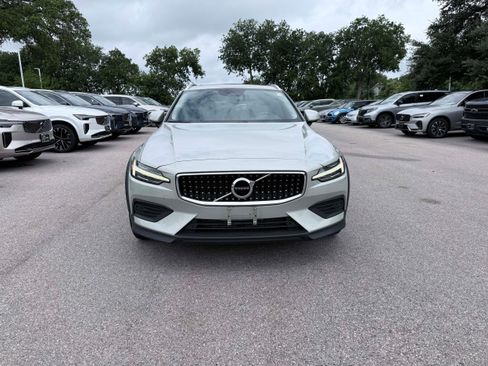 Used 2020 Volvo V60 T5 Cross Country AWD/4WD image 8
