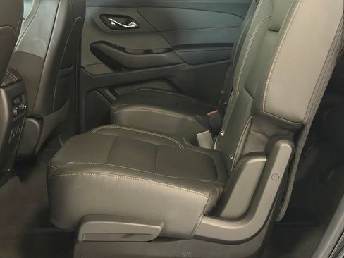 Used 2020 Chevrolet Traverse LT w/ LT Premium Package AWD/4WD image 24