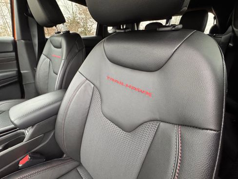 New 2026 Jeep Compass Trailhawk w/ Sun, Sound & Navigation Group image 12