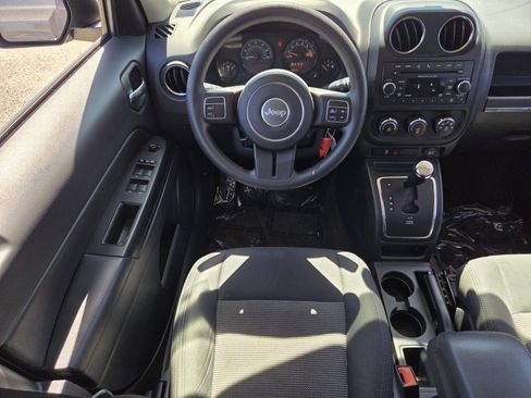 Used 2016 Jeep Patriot Sport w/ Power Value Group FWD image 12
