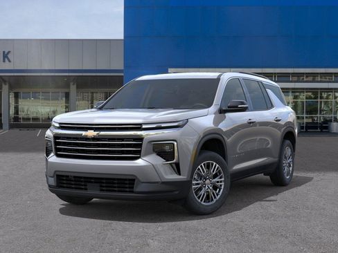 New 2026 Chevrolet Traverse LT w/ Driver Confidence Package FWD image 6