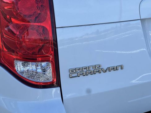 Used 2019 Dodge Grand Caravan SXT FWD image 35
